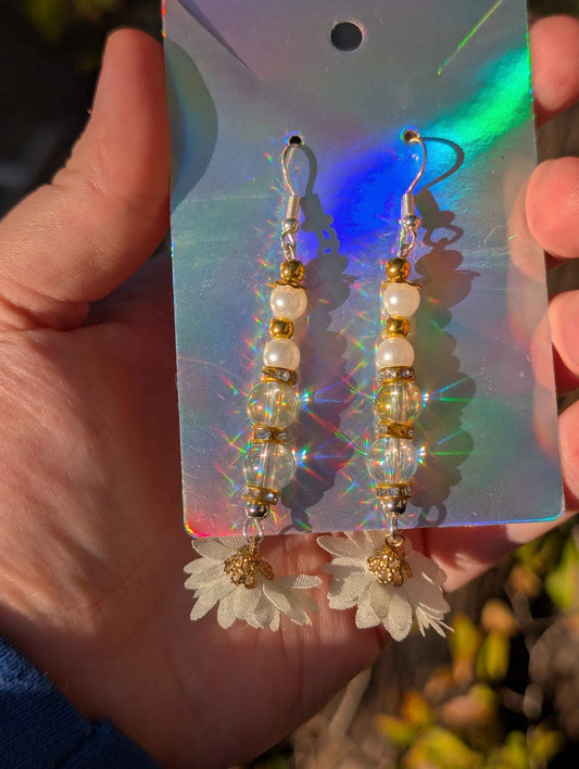 White Daisy Flower Earrings, Glass Beads, Floral Flair